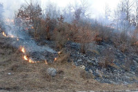 Пожари у десетак гатачких села, ватра се приближила кућама