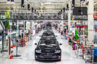"Tesla" povlači više od dva miliona vozila zbog softvera