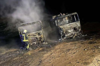 У пожару на депонији Уборак изгорјела два теретна возила