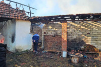 Наставак притисака: Изгорјела штала српске породице код Косовске Каменице