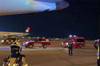 Авион на београдском аеродрому ударио у свјетлосну сигнализацију (ВИДЕО)