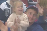 Jokić sa ćerkicom na NHL utakmici, pogledajte reakciju navijača