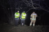 Ватрогасци спасили три младића из аутомобила који је слетио у ријеку