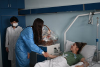 Tamara Vučić u posjeti UKC Srpske; Donirala inkubator Klinici za ginekologiju