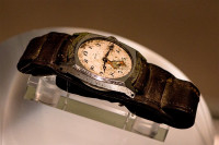 Продат сат који се истопио када је атомска бомба бачена на Хирошиму