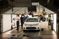 ”Тојота” повлачи 280.000 аутомобила због софтвера