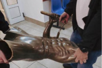 Otkriveno ko je muškarac koji je ukrao kip Brus Lija u Mostaru