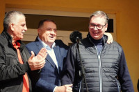 Vučić objavio šaljivu fotografiju sa Dodikom (FOTO)