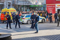 Muškarac u Ljubljani noževima prijetio prolaznicima, predao se poslije sat vremena