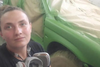 Mrkonjićanka pomjera granice: Jelena jedina auto-limarka u svom kraju