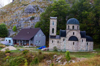 Manastir Somina stradao u jakom zemljotresu u Crnoj Gori: Oštećena fasada, popadala kandila i ikone