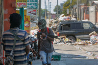 Kravava borba za prevlast na Haitiju, Roštilj dobio konkurenciju