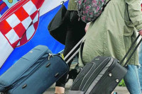 Скоро једнак број Хрвата живи у Хрватској и у дијаспори