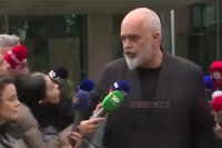 Skandal nad skandalima: Edi Rama gurnuo novinarku (VIDEO)