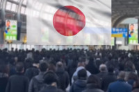 Malo jezivo: Da li ste vidjeli kako Japanci idu na posao? (VIDEO)