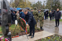 Selaković položio venac kod Spomenika djeci stradaloj u NATO agresiji