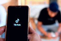 Trik kako da vam TikTok automatski prevodi objave (VIDEO)
