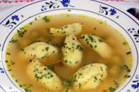 Омиљене многима: Ево како се праве кнедле за супу