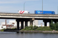Преко моста на прелазу Каракај забрањен саобраћај за возила тежа од пет тона