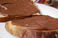 Neodoljiv spoj lješnjaka i čokolade: Evo kako da napravite domaću Nutelu
