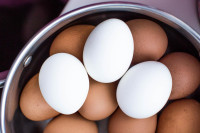 Најбржи начин да избијелите ускршња јаја: У воду додајте само један састојак