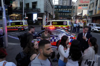 Haos u Sidneju: Muškarac upucan u tržnom centru, više ljudi izbodeno nožem