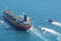 Komandosi upali na brod u Omanskom zalivu