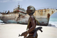Сомалијски пирати добили пет милиона евра за украдени брод