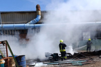 Интервенисали ватрогасци: Избио пожар у кругу „Јелшинграда“ у Бањалуци (ФОТО)