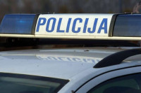 Стравичан судар два аута и камиона код Грачанице: Возач погинуо, сапутница повријеђена