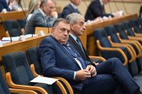 Dodik: Srbi se brane od laži