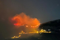 Шири се пожар код Шибеника, у гашењу учествују и канадери