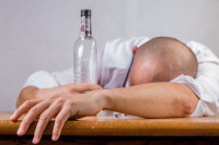 Од забаве до зависности: Права прича о алкохолизму