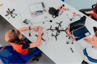 Obuka upravljanjem dronovima postaje dio redovne nastave ruskih đaka i studenata