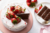 Одушевите госте: Преукусна торта с бијелом чоколадом и јагодама