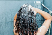 Pranje kose dva puta: Evo šta kažu eksperti