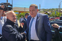 Dodik i Lukić stigli u Sud BiH, aplauz za doček