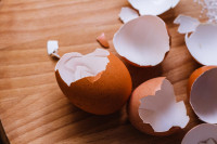 Не бацајте љуске од васкршњих јаја, ево како можете да их искористите
