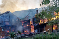 У Рибнику изгорио ресторан, велика материјална штета (FOTO)