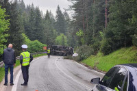 Преврнуо се камион код Олова, повријеђен возач