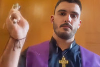 Полијевао екран светом водом: Хрватског свештеника згрозио наступ на Евровизији