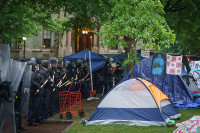 Полиција уклања кампове које су поставили студенти на универзитетима у САД