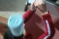 Објављен комплетан видео: Погледајте како је Ђоковић добио флашу у главу