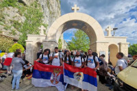 Humani gest Banjalučana: Pješice stigli na Ostrog kako bi pomogli Sergeju Stuparu