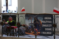 Poljski poljoprivrednici stupili u štrajk glađu