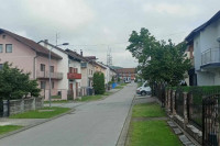 Детаљи пљачке у Бањалуци: Лопов жени пришао с леђа на кућном прагу и отео новац