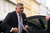 Premijer Slovačke Robert Fico nije u životnoj opasnosti (VIDEO)