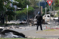 Француска појачава полицијске снаге у Новој Каледонији због нереда