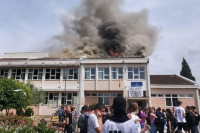 Мали матуранти током славља запалили кров школе