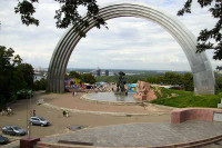 Предложено да се совјетски споменик пријатељства претвори у ЛГБТ симбол